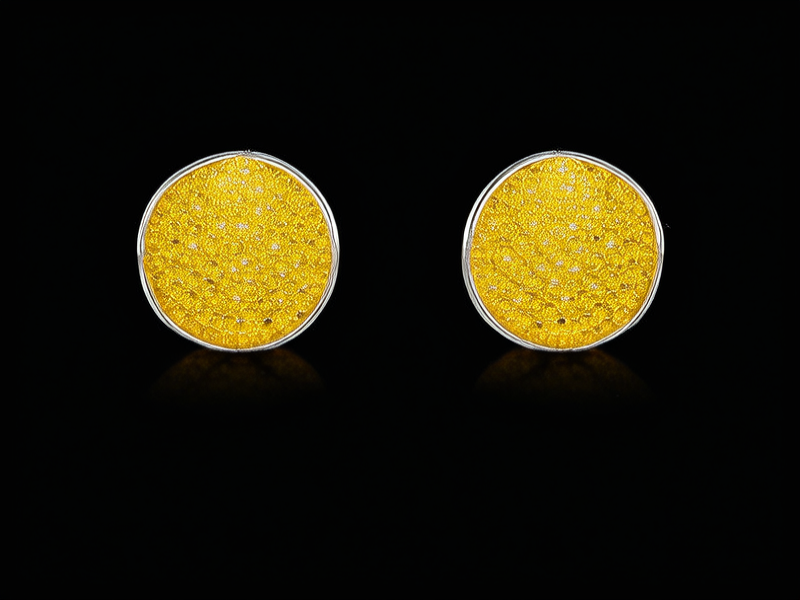 黄金耳钉图片真实